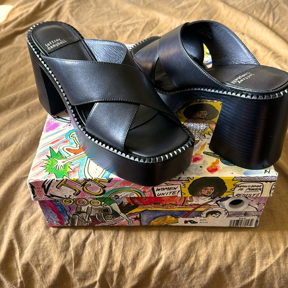 Ladies all black size 8.5 platform heels - Picture 1 of 3